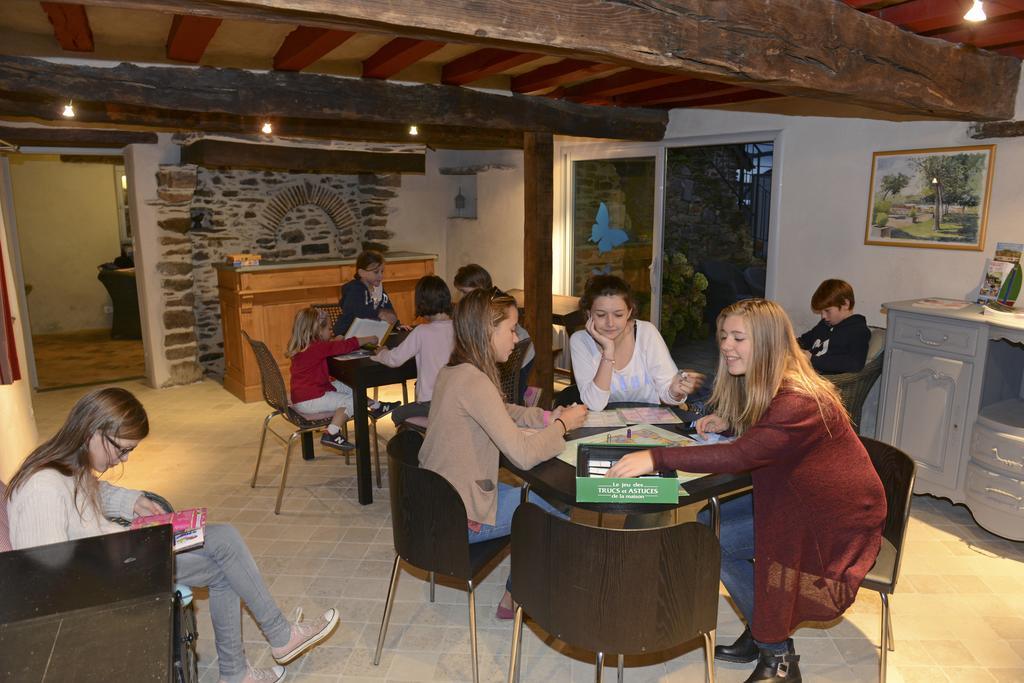 Les Roulottes&Cottages du Moulin Chenillé-Changé Extérieur photo