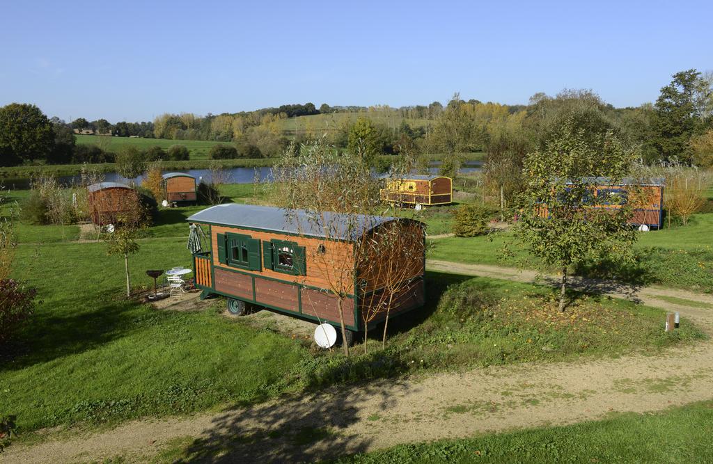 Les Roulottes&Cottages du Moulin Chenillé-Changé Extérieur photo