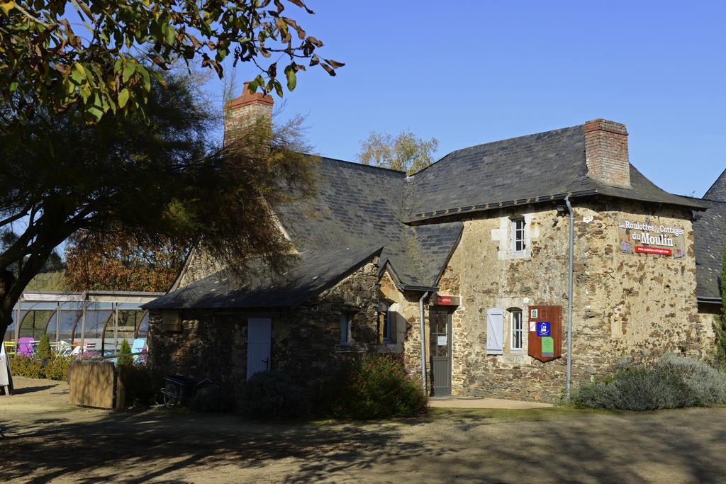 Les Roulottes&Cottages du Moulin Chenillé-Changé Extérieur photo