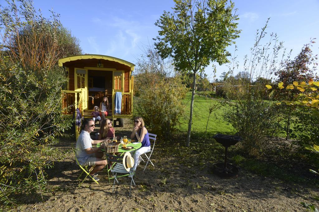 Les Roulottes&Cottages du Moulin Chenillé-Changé Extérieur photo
