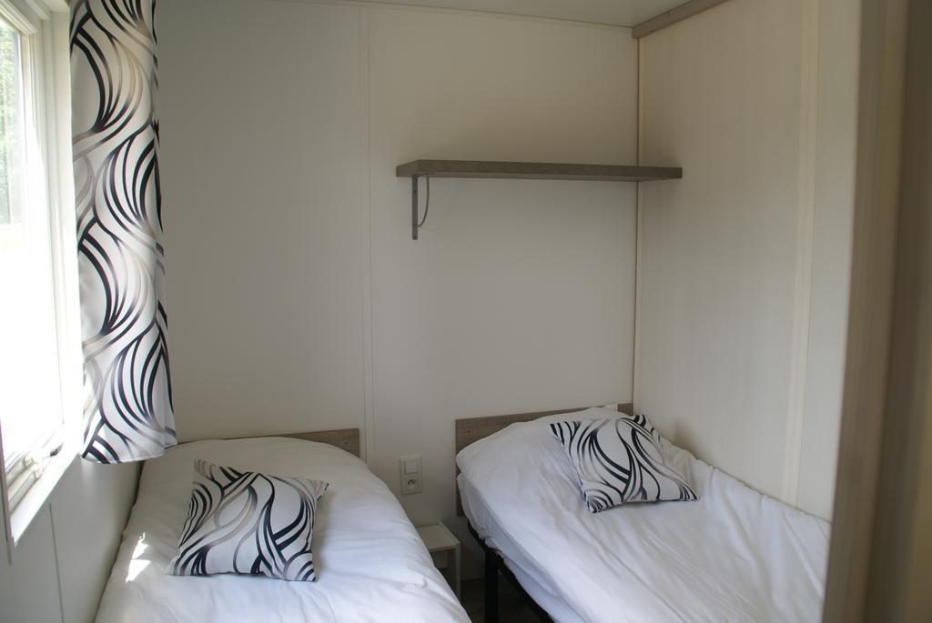 Les Roulottes&Cottages du Moulin Chenillé-Changé Chambre photo