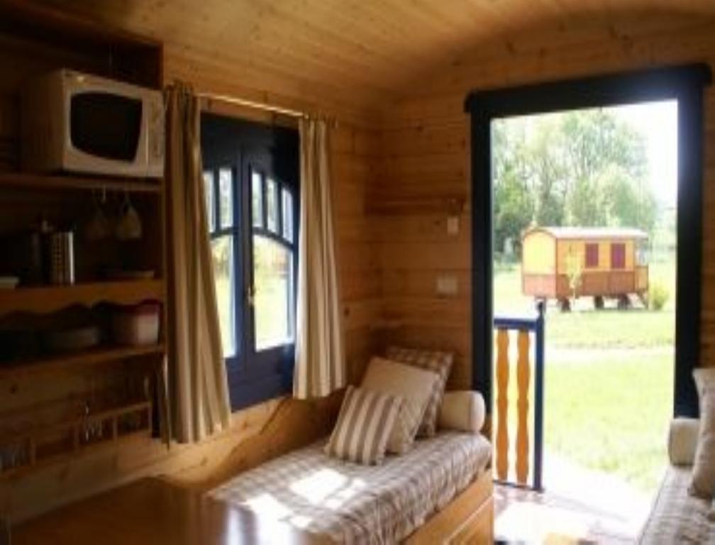 Les Roulottes&Cottages du Moulin Chenillé-Changé Extérieur photo